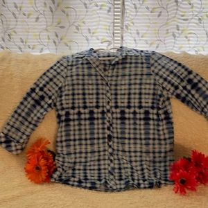 Selling Nygard size 1X blue button up top